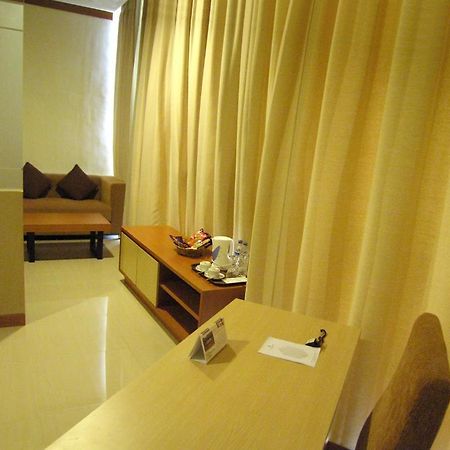Hotel Delta Sinar Mayang Sidoarjo Quarto foto