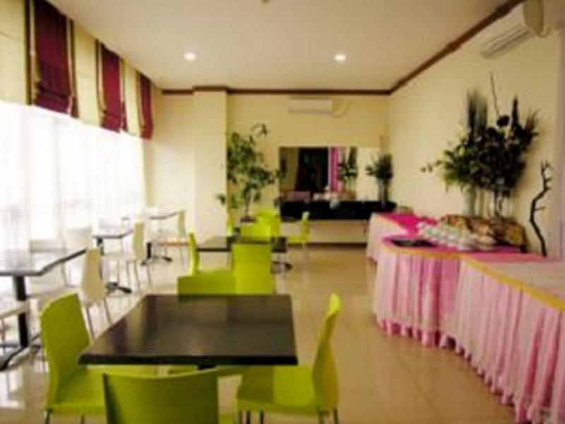 Hotel Delta Sinar Mayang Sidoarjo Exterior foto