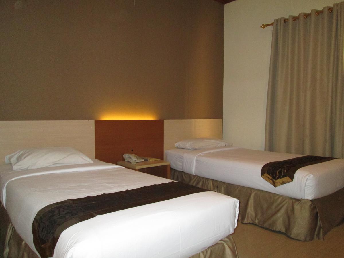 Hotel Delta Sinar Mayang Sidoarjo Quarto foto